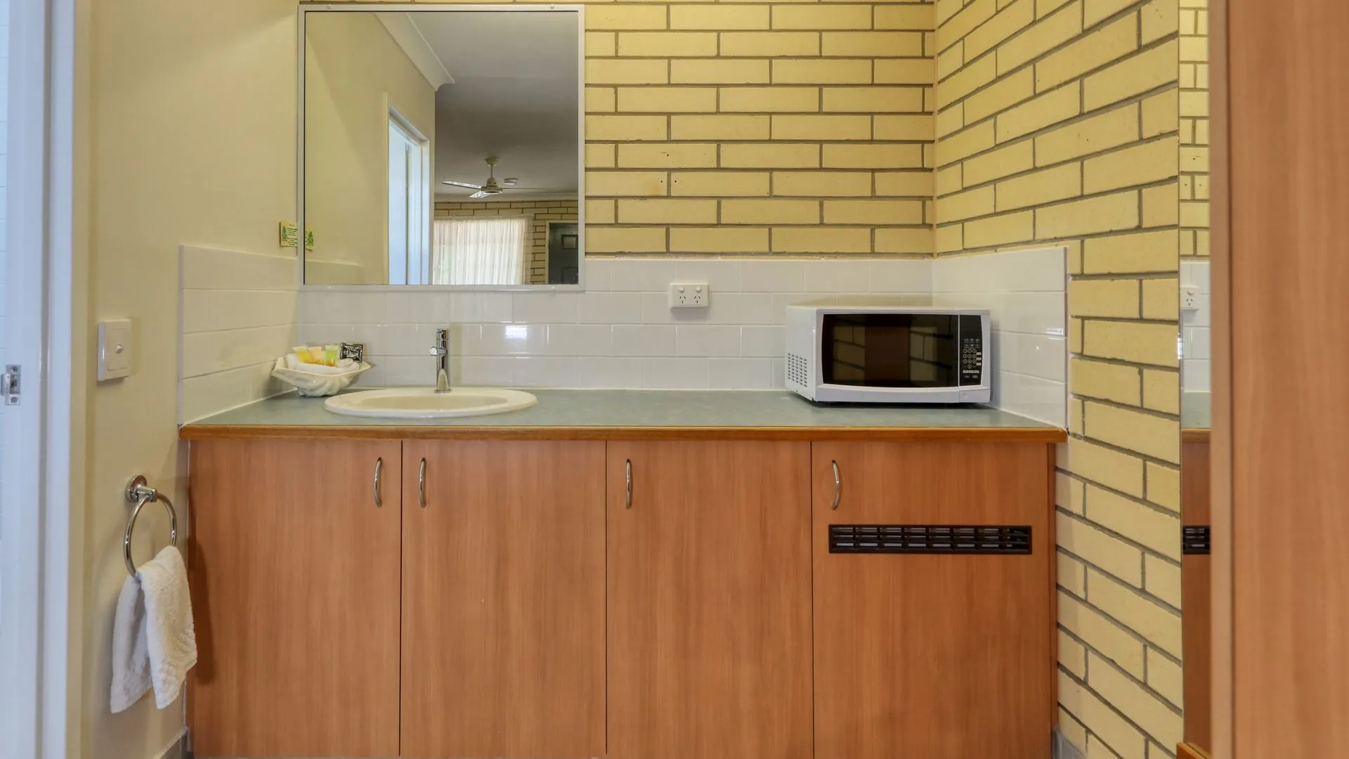 Family+Room+(1)-1920w